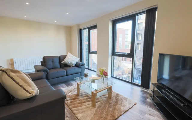 Stunning 3-bed Apartment