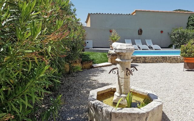 Pleasant Villa in Lirac With Private Swimming Pool