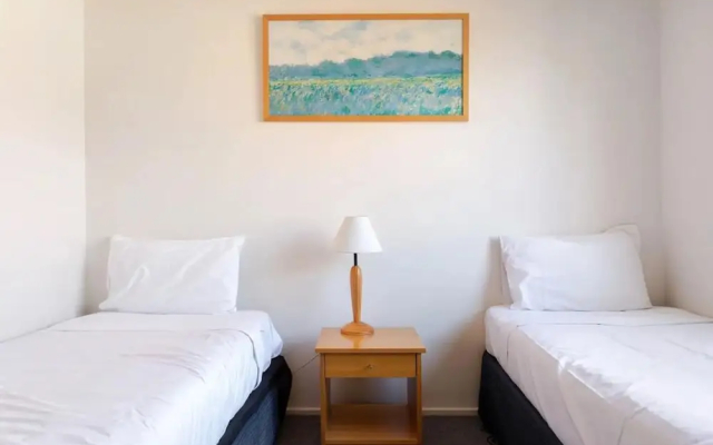 Lamplighter Motel