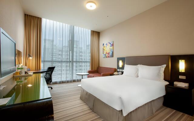 Holiday Inn Express Taichung Park, an IHG Hotel