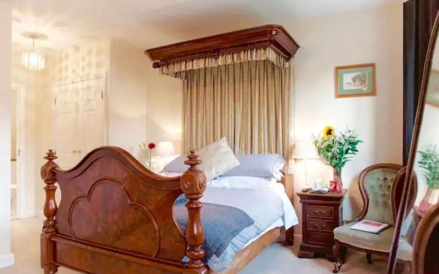 Lynbrook  Guests House