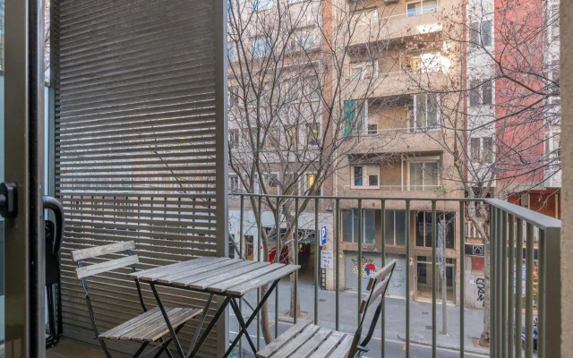 Modern and bright apartment in Eixample 1-2