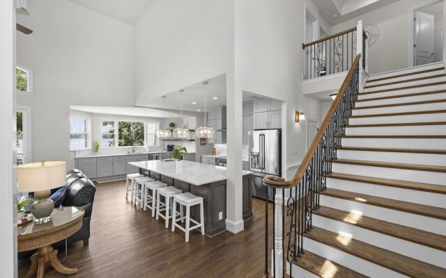 Make a Big Splash in 7BR Lake Norman Home!