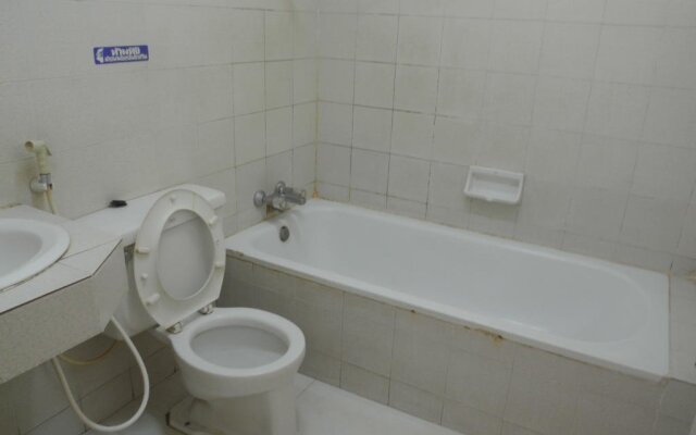 Bualuang Angthong Hotel