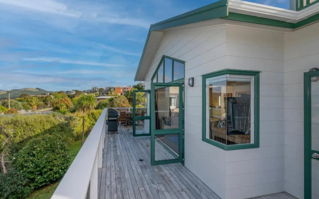 Sensational on Centennial - Whitianga Holiday Home