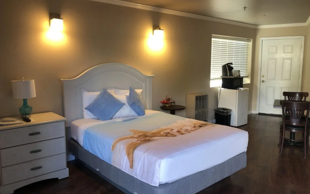 Oceanfront Inn at Shelter Cove