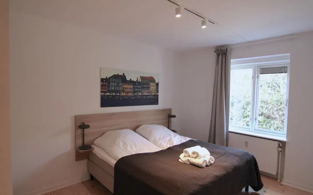 Great 2-bed w Balcony in Charlottenlund