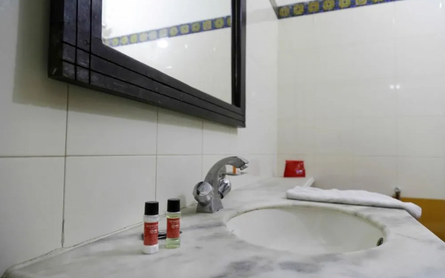 OYO Rooms Heritage Hawa Sadak