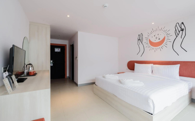 Moon Budget Hotel