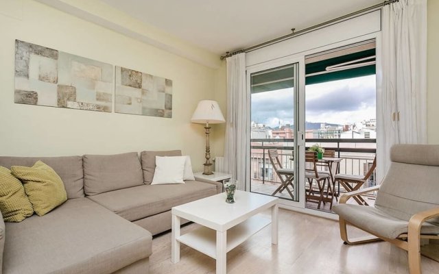 Elegant 3 Bed With Views of Sagrada Familia