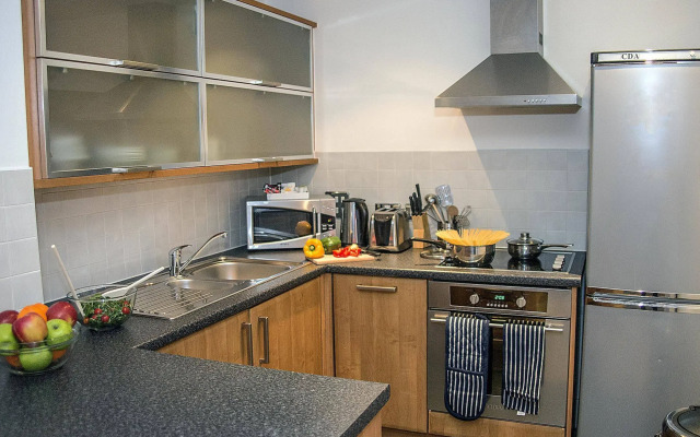 Base Serviced Apartments - Cumberland Street