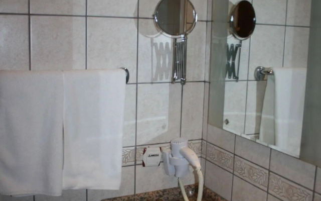 Nysa Hotel