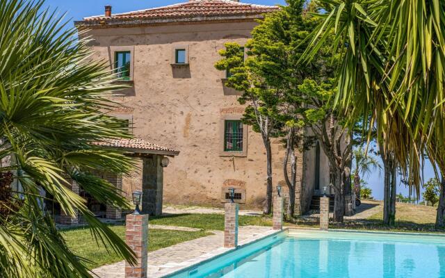 Lavish Sicilian Villa With Pool
