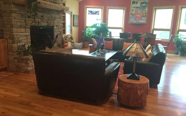 Fox Creek Inn Bed & Breakfast