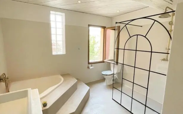 La Maison du Trident en Camargue Piscine et Jacuzzi