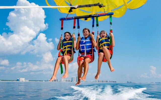 1309 Laurel Grove 3 Bedroom Home by RedAwning