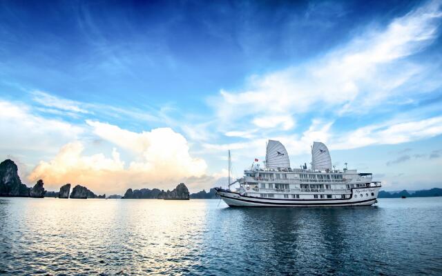Signature Halong Cruise
