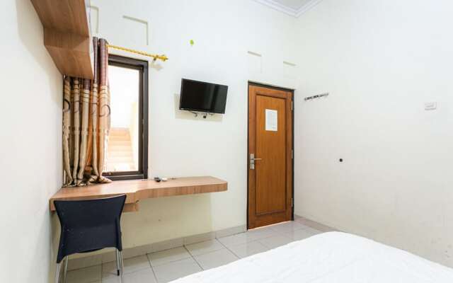 KoolKost Syariah near Universitas Muhammadiyah Surakarta - Caters to Women
