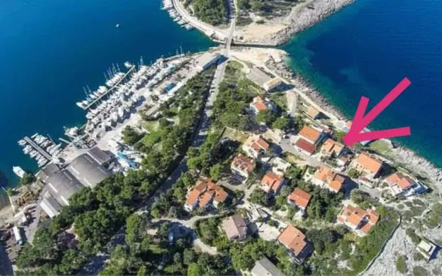 Stunning 1-bed Apartm. Near the Beach in M. Lošinj