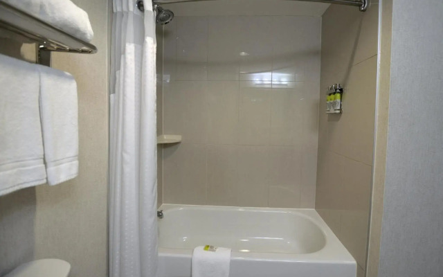 Holiday Inn Express & Suites Ottawa East - Orleans by IHG