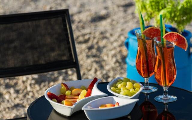 Sea Sound - White Katikies