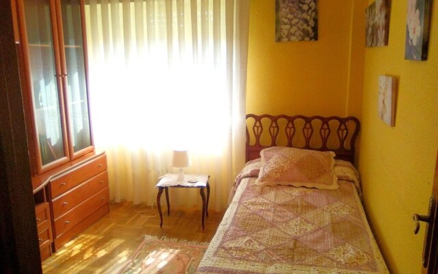 House With 3 Bedrooms In Oviedo With Wifi