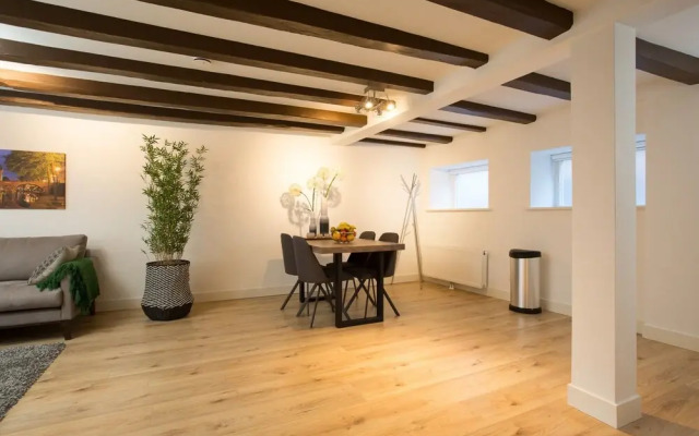 Canal Garden Apartment