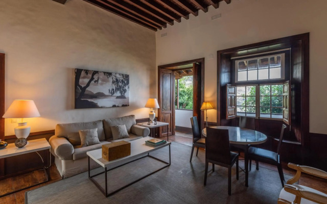 Isla Baja Suites