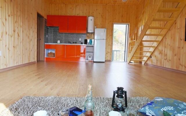 Gyeongju Star Garret Bed and Breakfast