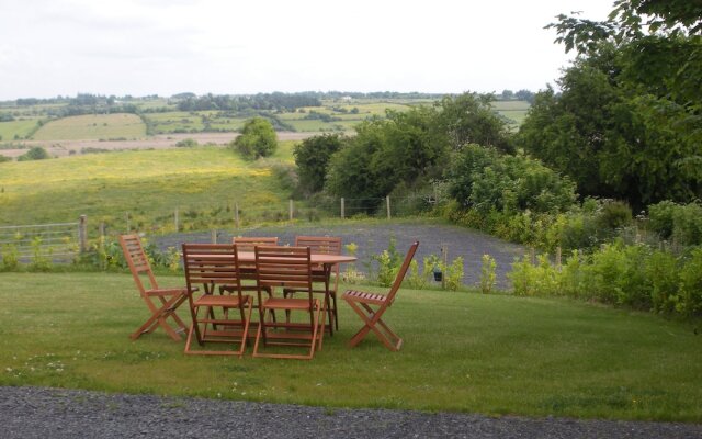 Beautiful 3-bed House in Knock