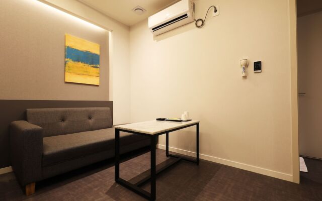 M7 hotel