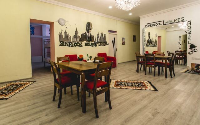 Sherlock Holmes Hostel Baku