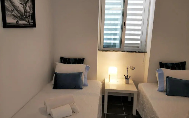 Sleep & Go Faro Airport Guest House