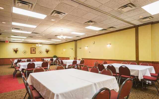 Clarion Inn Fairmont