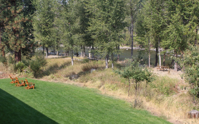 Methow River Lodge & Cabins