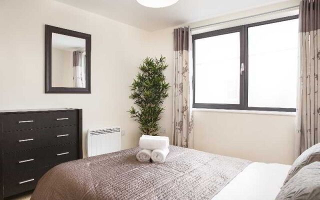 Cheltenham Plaza - Bliss Apartments