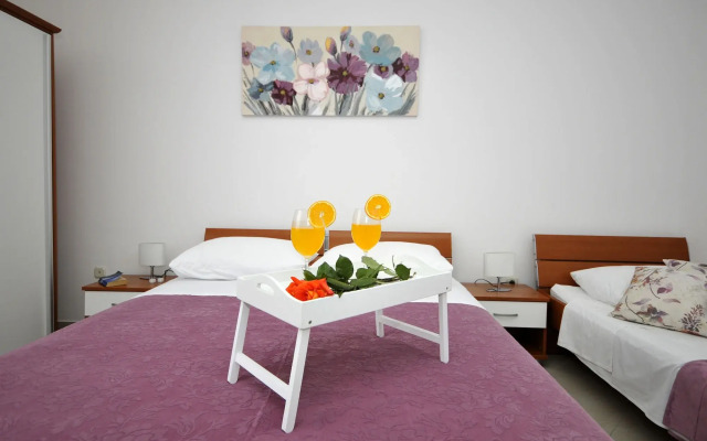 Apartments Roza