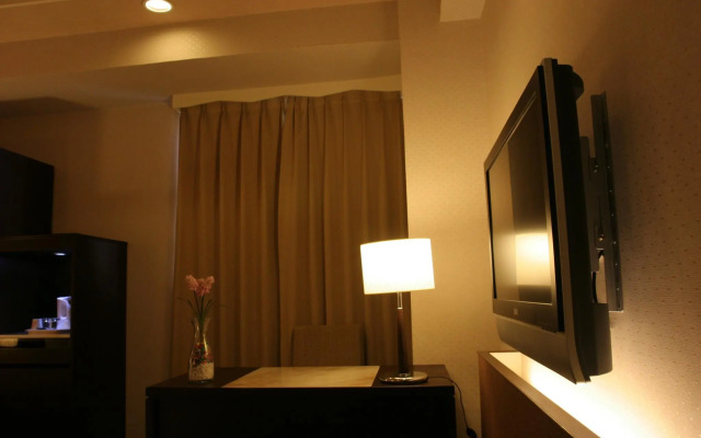 Champs Elysees Hotel