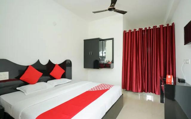 OYO 23388 Fathima Residency