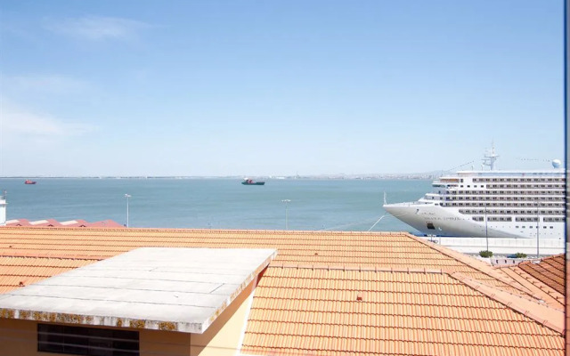 Alfama River Apartments