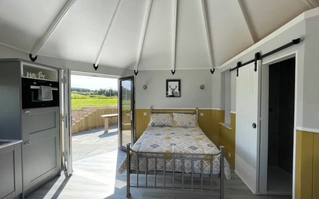 AC/DC Glamping