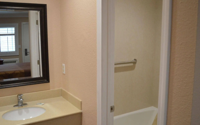 Motel 6 Tustin, CA – Orange County