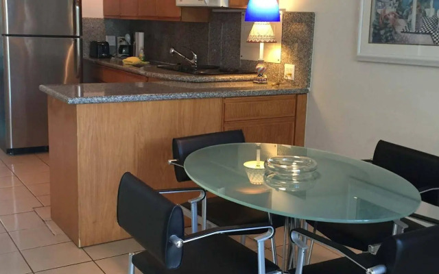 Manhattan Tower Apartment Hotel