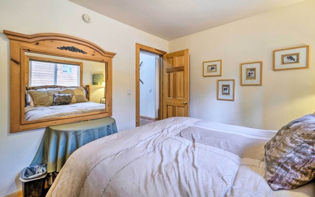 Tahoe Donner Retreat w/ Hot Tub & Fireplace!