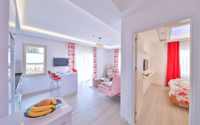 Hediye Hanim Suit Apart
