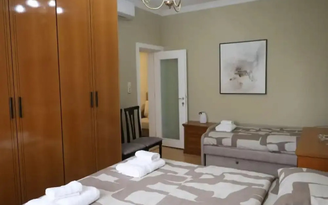 Kron s Apartment in Shkod r