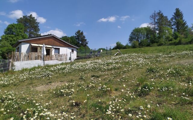 Serene Holiday Home in Han-sur-lesse With Garden