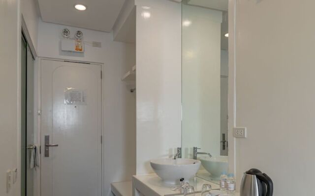 Embarcadero Hotel by ZEN Rooms