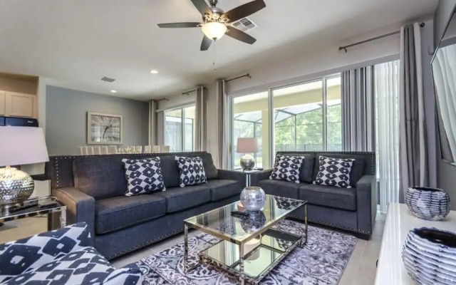 498mb 8 Bedroom Villa by Redawning