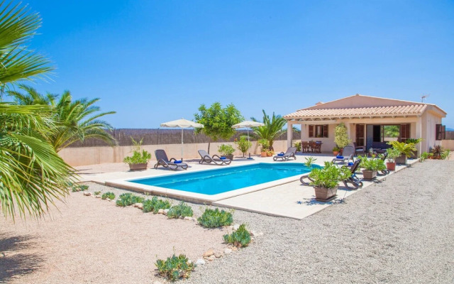 Villa With Pool & Terrace